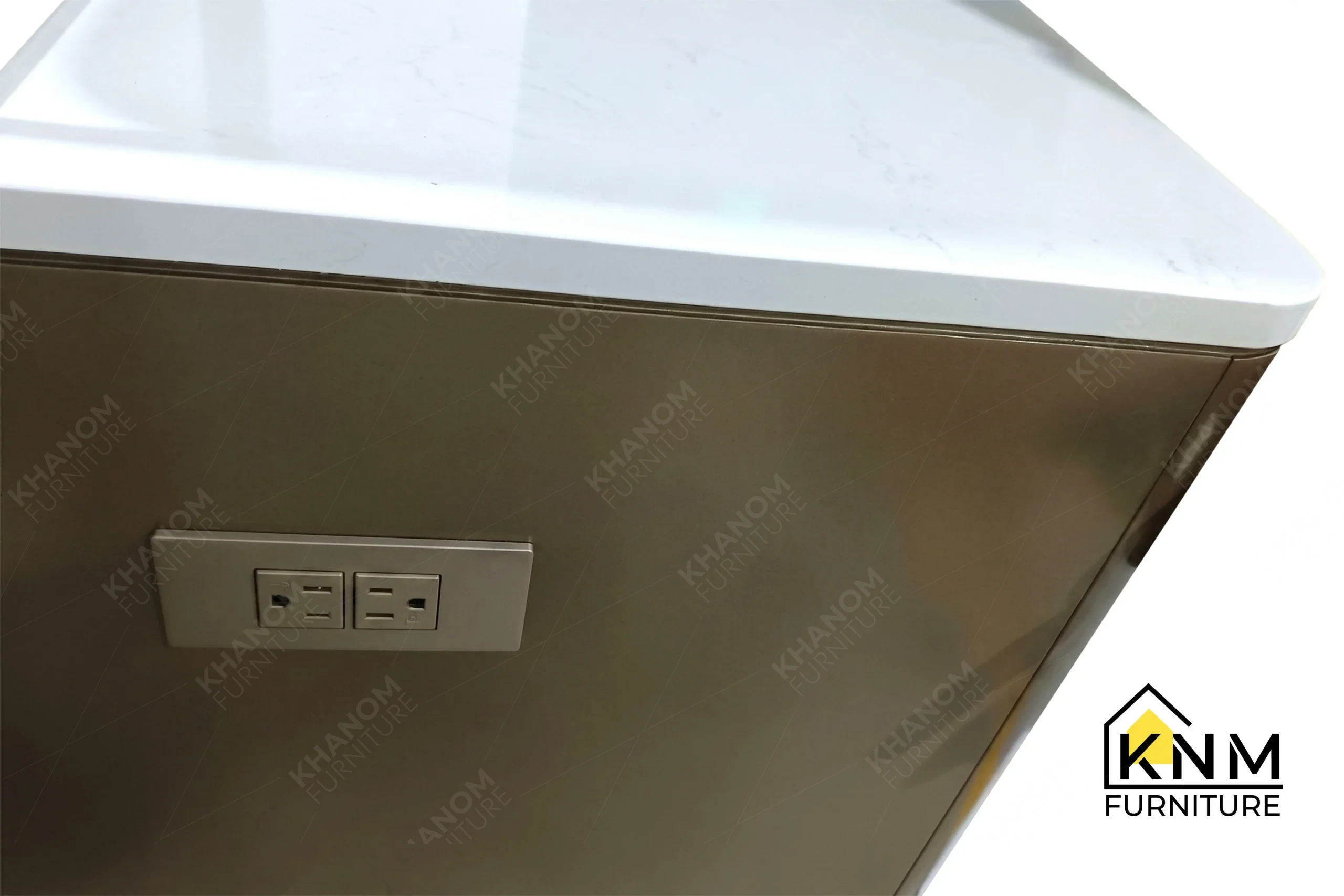 The surface texture detail of the platinum nickel Vicostone mini bar manufactured by Khanom Furniture reveals the polished Polaris Vicostone quartz.