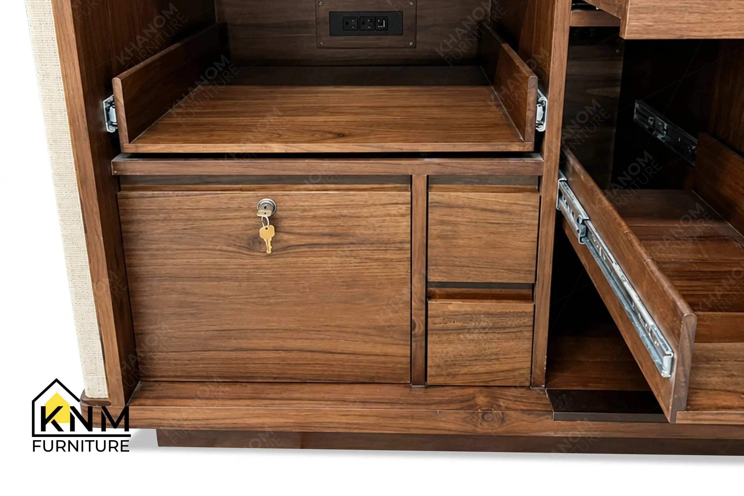 An other technical detail of the stone top solid wood reception desk from Khanom Furniture, describing the customized varying-length drawer glides.